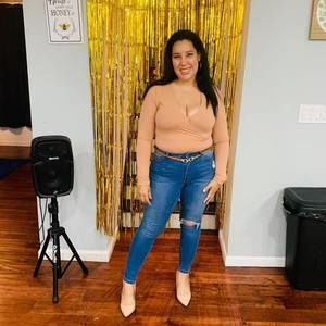 Meet your Posher, Nitza